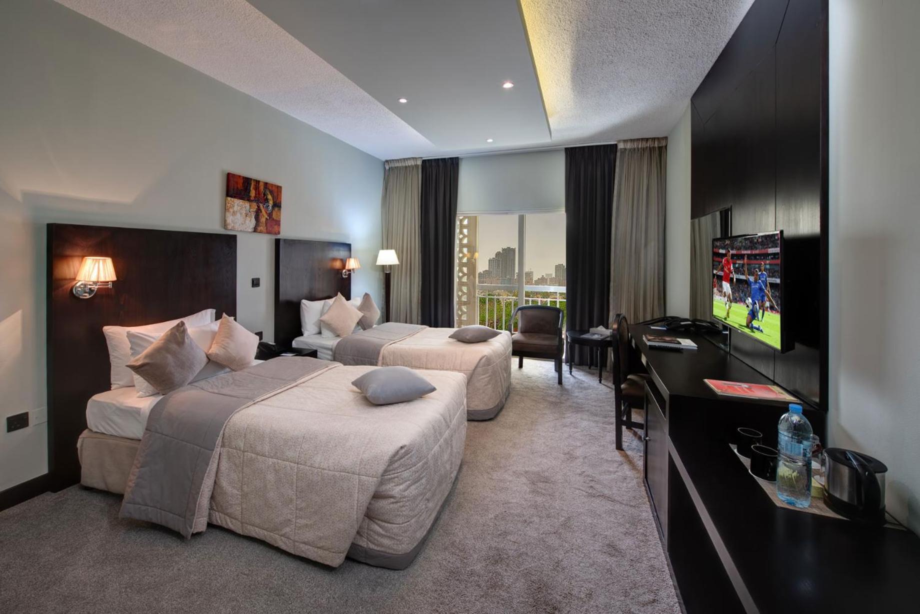 Sharjah Carlton Hotel Екстериор снимка
